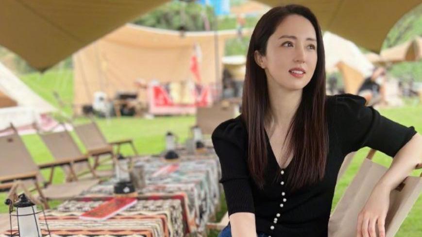 帅哥|39岁董璇三亚度假，穿短裙秀大长腿似少女，和女儿宛如复制粘贴