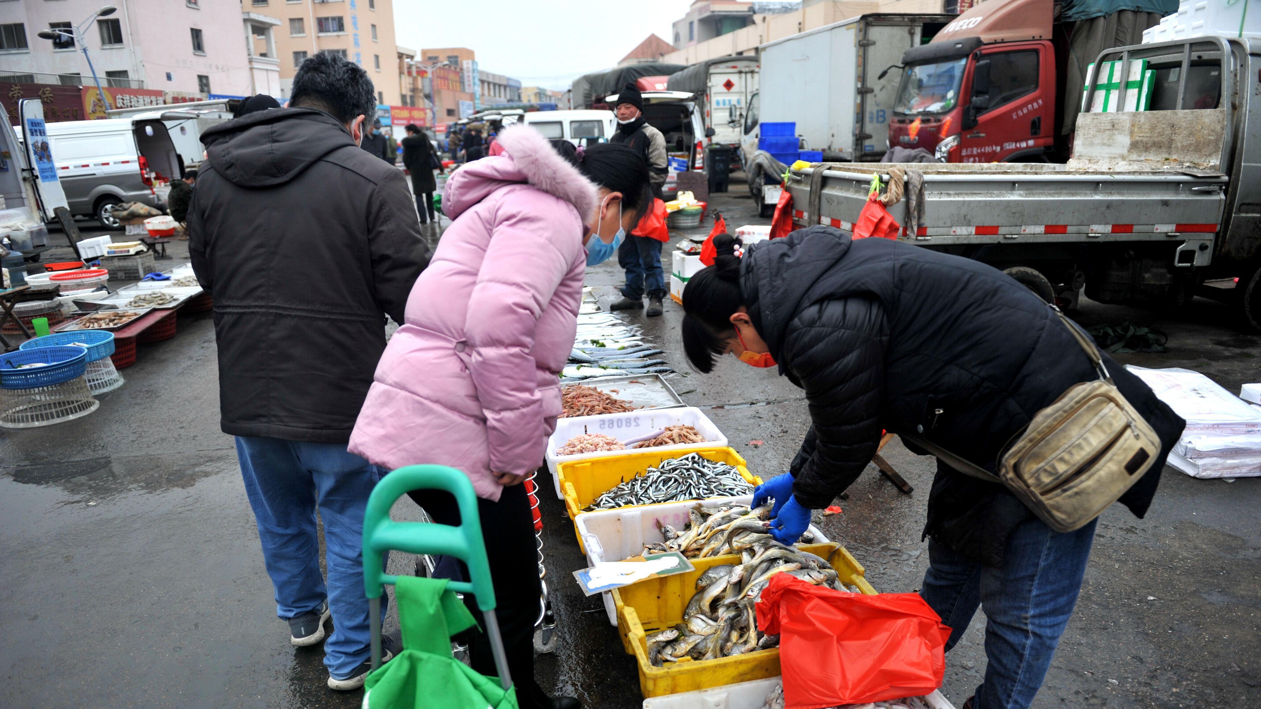 卤味|网红“爆头”美食春天吃籽多，30多元一斤，小葱凉拌青岛人下酒菜