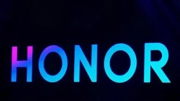 荣耀|荣耀畅玩40Plus持有6500mAh电池，8+256G还是1499