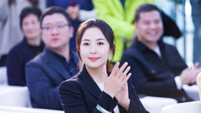 杨童舒|34岁时早产生子，私生活神秘却幸福，杨童舒：我老公不是于和伟