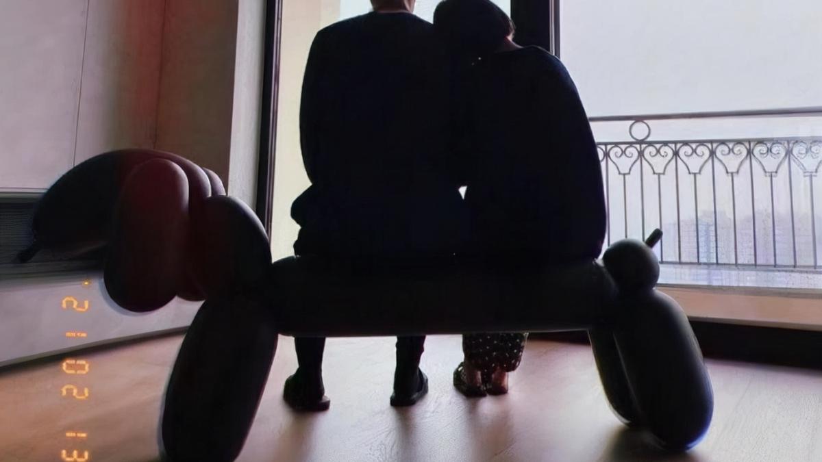 杨丞琳|37岁杨丞琳大秀好身材，撩起衣服露出马甲线，绑哪吒头嫩得像学生