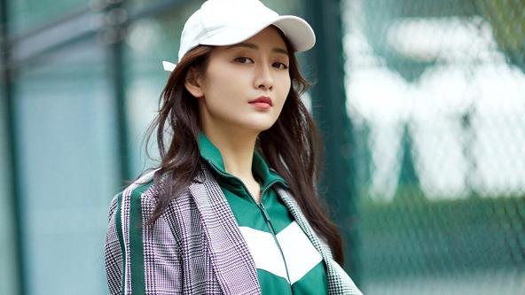 穿衣搭配 短发的女人不都是精致的，王鸥的短发看着就有点“油腻”，不太美