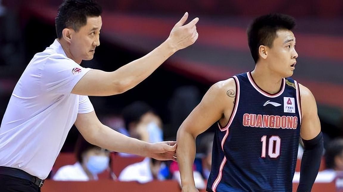 赵睿|力砍36+14+10！宏远遭淘汰，赵睿仍能昂首离开，阿联放心移交大旗