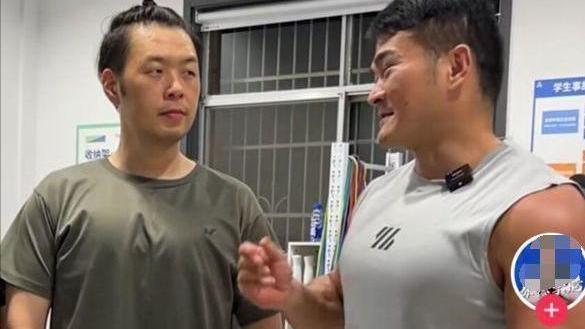 杜海涛|杜海涛：公园顶烈日录节目，寺庙祈福被偶遇，坚持减肥疑瘦30斤？