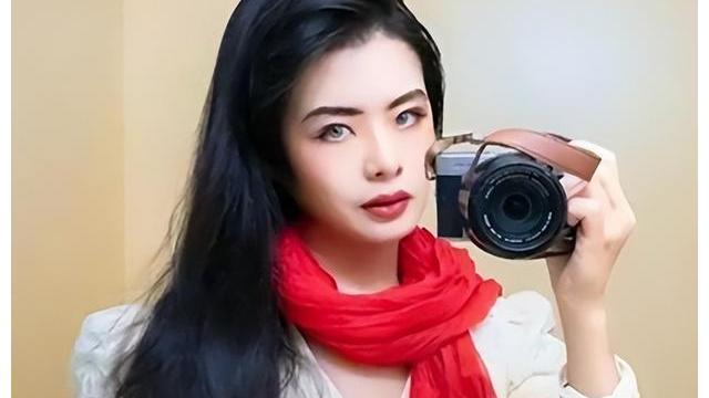 特斯拉|“恨国女”许可馨又跳出来了，网友爆料已经回国，本尊回应：是的