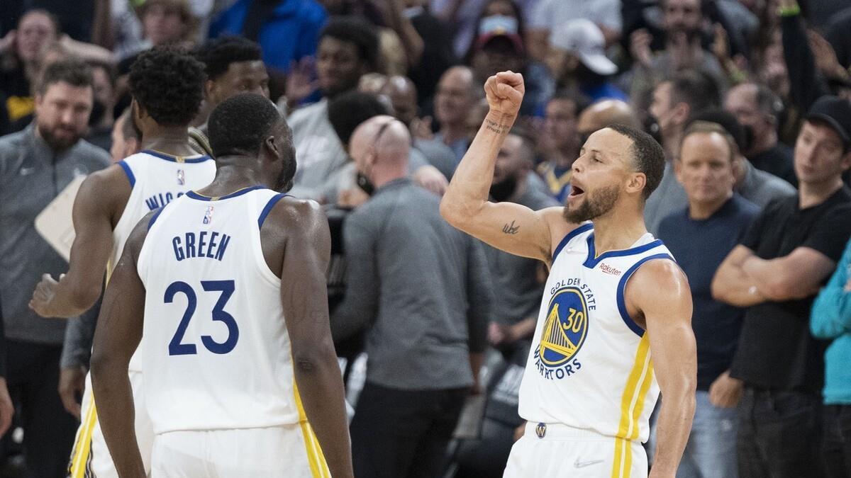 迈克·布朗|今日NBA：库里500记三分，詹金斯抗议布朗执教，詹皇为沃尔倒酒