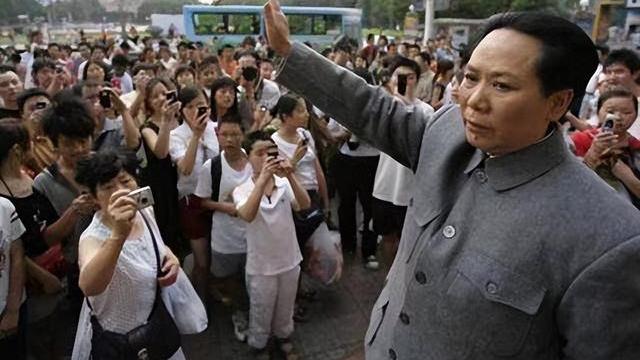 |陈燕：扮演毛爷爷的女演员，出场费高达5位数，丈夫却为此苦恼