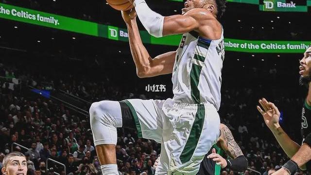 字母哥|狂轰42+12+8！字母哥天神下凡，塔图姆19中4，双探花空砍49分