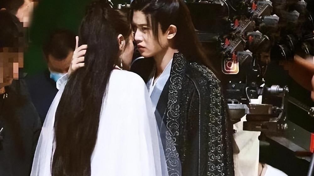 迪丽热巴|迪丽热巴新剧没有最虐只有更虐，虐的不是长意，网友：虐的是我们