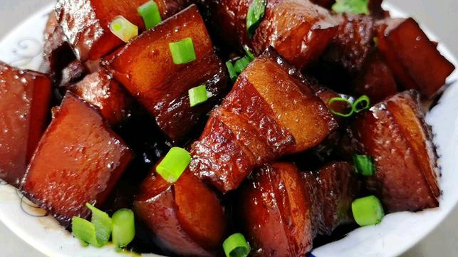 红烧肉|秘制红烧肉的家庭版做法，一分钟学会，好吃到舔盘子