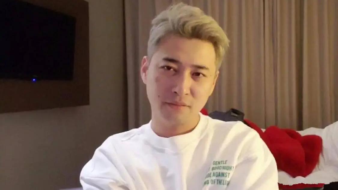 钱小佳|钱小佳的儿子竟然是ikun？粉丝：小黑子总算露出鸡脚了