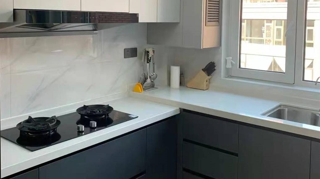 装修房子，水电走顶还是走地好？