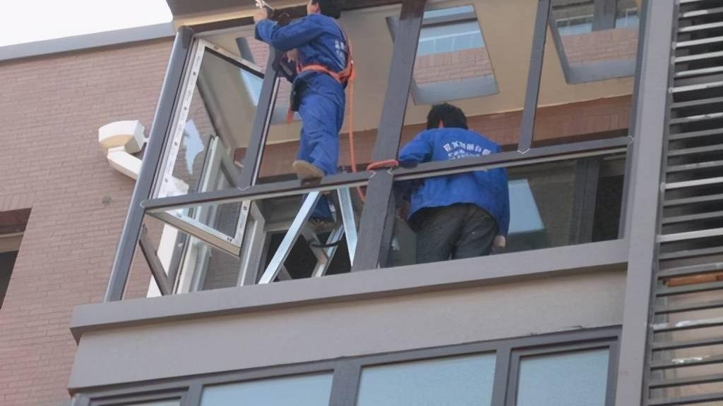 封阳台有猫腻，你家装修时是否多花了几千？这几点要注意！