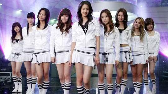 韩国女团|她们都是过气的韩国女团，曾靠腿红极一时，现在这“套路”已没用