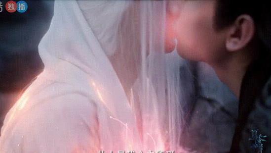 应渊|心疼！杨紫忘川徒行10万步滞留九百年，成毅心疼献吻助其妖化忘情