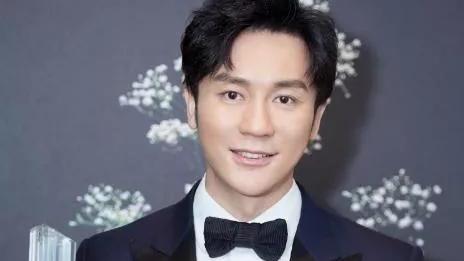 李晨|冯小刚炮轰李晨，让他滚出娱乐圈，李晨却毫不留情地回应