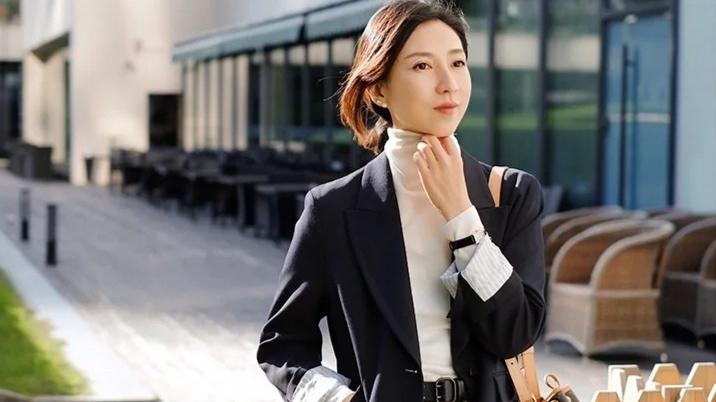 穿衣搭配|最适合开春上班的穿搭，精致优雅又有品味，适合40岁+的职场丽人