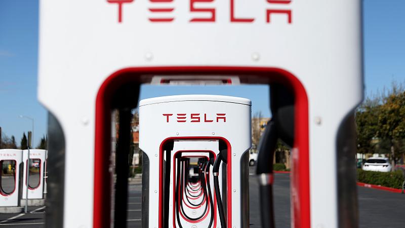 伊隆·马斯克|网友：在马斯克脸上，看到一种不安和悲情！