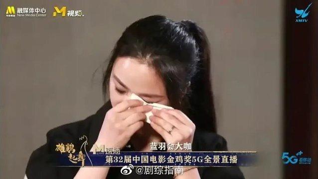 米拉·乔沃维奇|昔日女神变高龄产妇身材走钟邋遢街拍，东西方女星怀孕都有辛酸泪