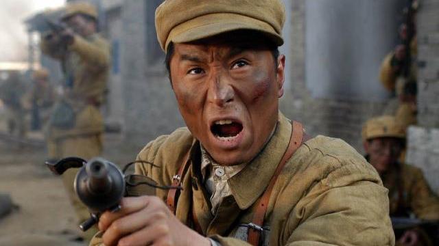 李云龙|亮剑：段鹏为救李云龙差点犯错，赵刚怒斥他，其实是在保护他