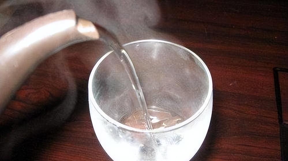 重金属|传言说：每天都喝电热水壶烧开的水，不仅重金属超标还致癌？