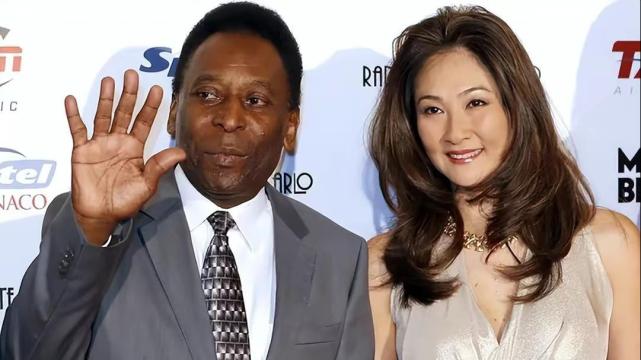 泪目！贝利50岁日本妻子韵味十足，寸步不离将陪伴球王走完最后一程