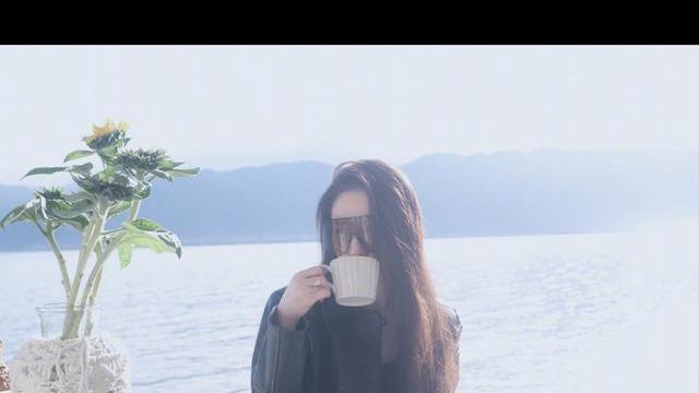 小姐姐|刘亦菲这组照片太飒了，真的想坐姐姐的副驾