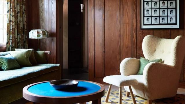 安妮·海瑟薇|40岁安妮海瑟薇的家火了：住乡村小木屋，把童话故事搬进生活！