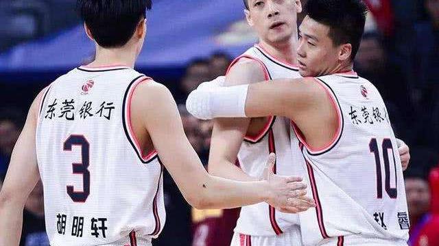 广东男篮|宏远官方好消息！二飞伤病报告出炉，杜锋轻舒一口气，战辽篮复出