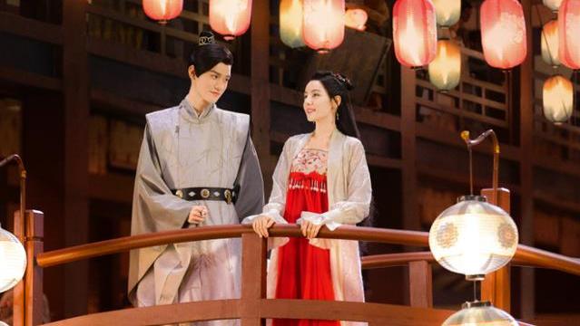 迪丽热巴|手握2部待播剧，迪丽热巴又要挑战经典，粉丝：这一次真不适合