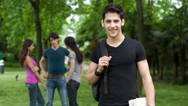 动力|本科生年龄超过24岁被解除三方协议，广东河源中国联通门槛真高