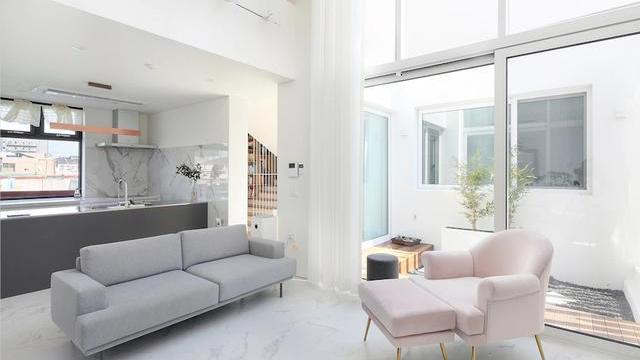 用市区“老破小”的钱，在郊区买263顶复式，送露台送天井，值得