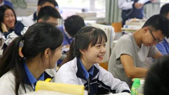 教师|丈母娘眼中理想的女婿职业，公务员排在第二，第五名有点意外