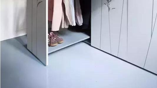 晒晒我8㎡的“小窝”，睡在衣柜里，厕所也在衣柜里，谁见过？