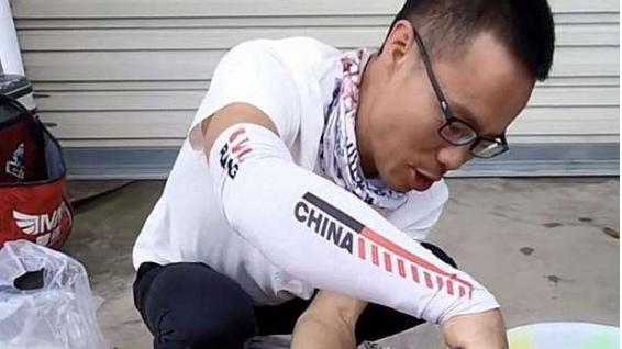 |曾晖一年积分暴涨8000，竞技钓鱼圈闻名，最终成名却靠的是拉丝粉