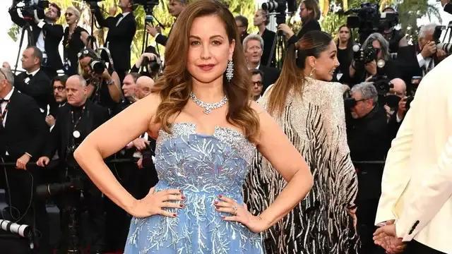 戛纳电影节|2022戛纳电影节首日红毯现场群星闪耀