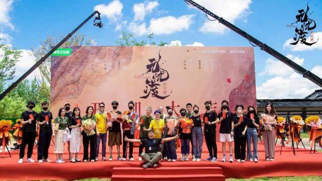 宣言|无忧渡宣言扮演楚幽篁跟宣夜时常斗嘴，跟嘉伦一起拍照太可爱