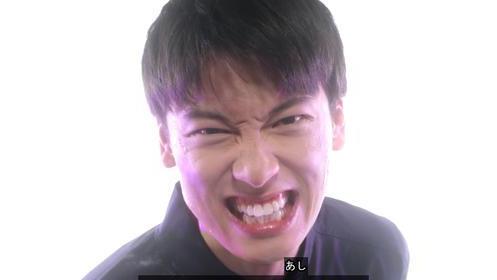 武魂|德凯奥特曼致敬赛文，使用次元卡召唤胶囊怪兽，米库拉斯参战！