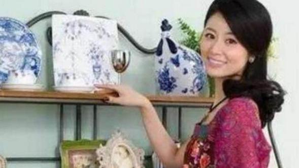 参观林心如住的豪宅，46岁过得像少女，室内装修粉嫩粉嫩的