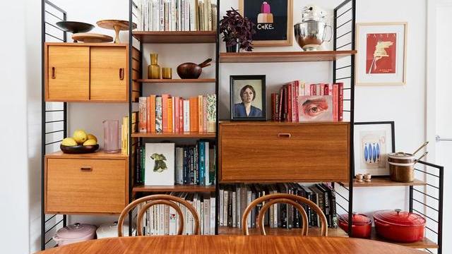 甜美女孩的顶楼住所，小而美还很敞亮，露台聚会聊天不要太惬意