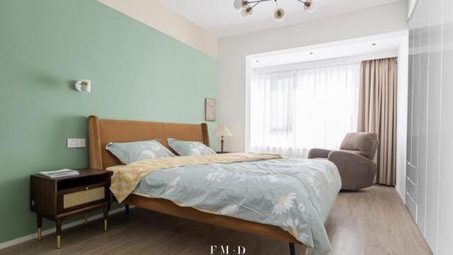 把主卧阳台打通，意料之中的实用，用一套硬装现场，还原真实效果