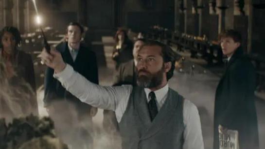 李玟|《神奇动物3》国际首映周末票房，为何远低于《格林德沃之罪》？