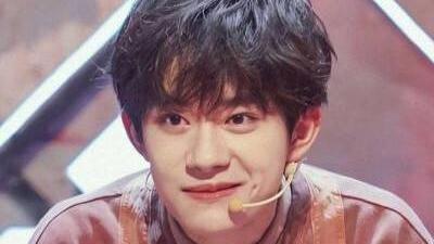 易烊千玺|易烊千玺坦荡放弃编制！网友质疑心虚，当红歌手却发文力挺