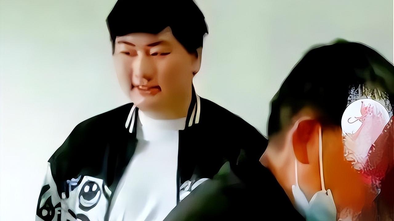 陈亚男|?朱单伟又订婚，女方是小学老师，长相酷似前妻陈亚男