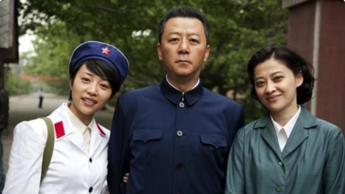 庭外|四位中年女演员撑起《庭外》，平均年龄40岁，个个来头不小