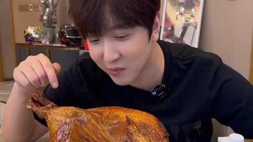 白冰|网红界的土豪：白冰是最接地气的富豪网红，开着七位数的跑车