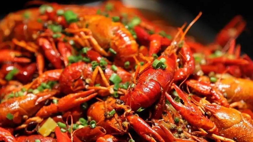 小龙虾|小龙虾的头能不能吃？里面是肉还是屎？不懂别乱吃建议看看