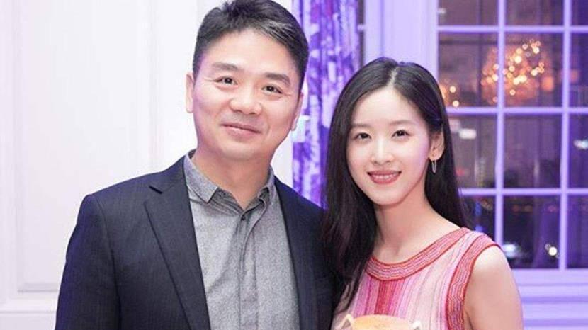 章泽天|章泽天前男友曝光！你看背景有多强大？网友：嫁给刘强东亏大了！