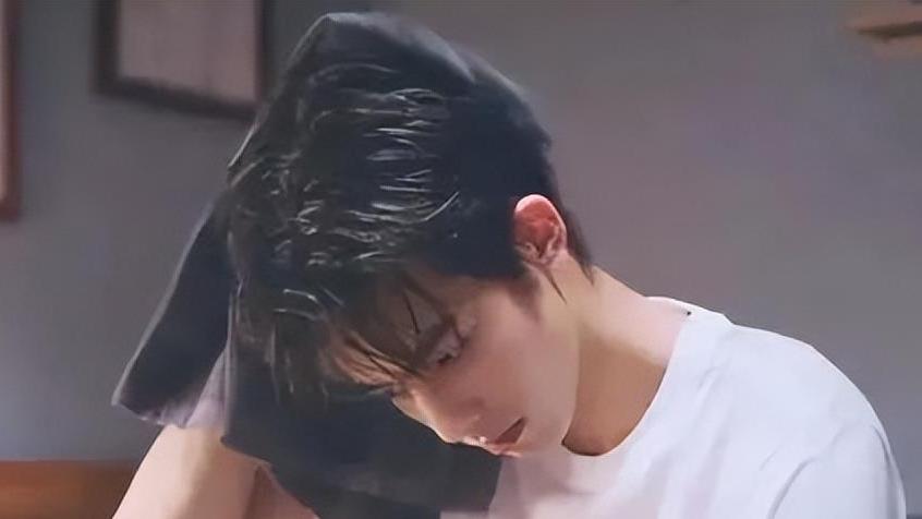 宋威龙|小八卦，杨幂；宋威龙；张真源；赖冠霖