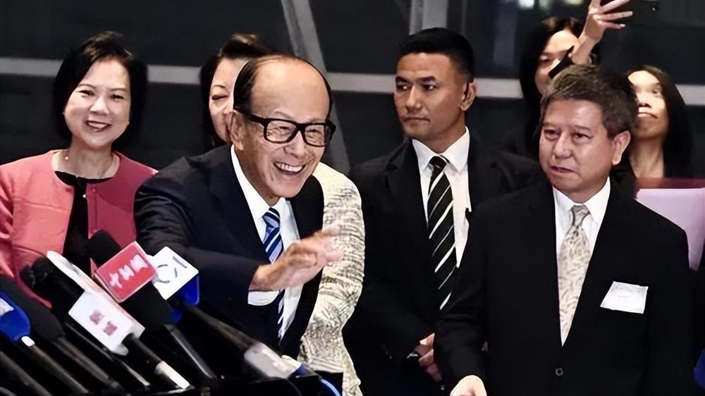 李嘉诚|94岁李嘉诚公开露面，精神状态依然非常好，节欲跟奋斗是长寿秘诀